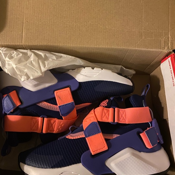 Nike Huraches - Picture 1 of 3